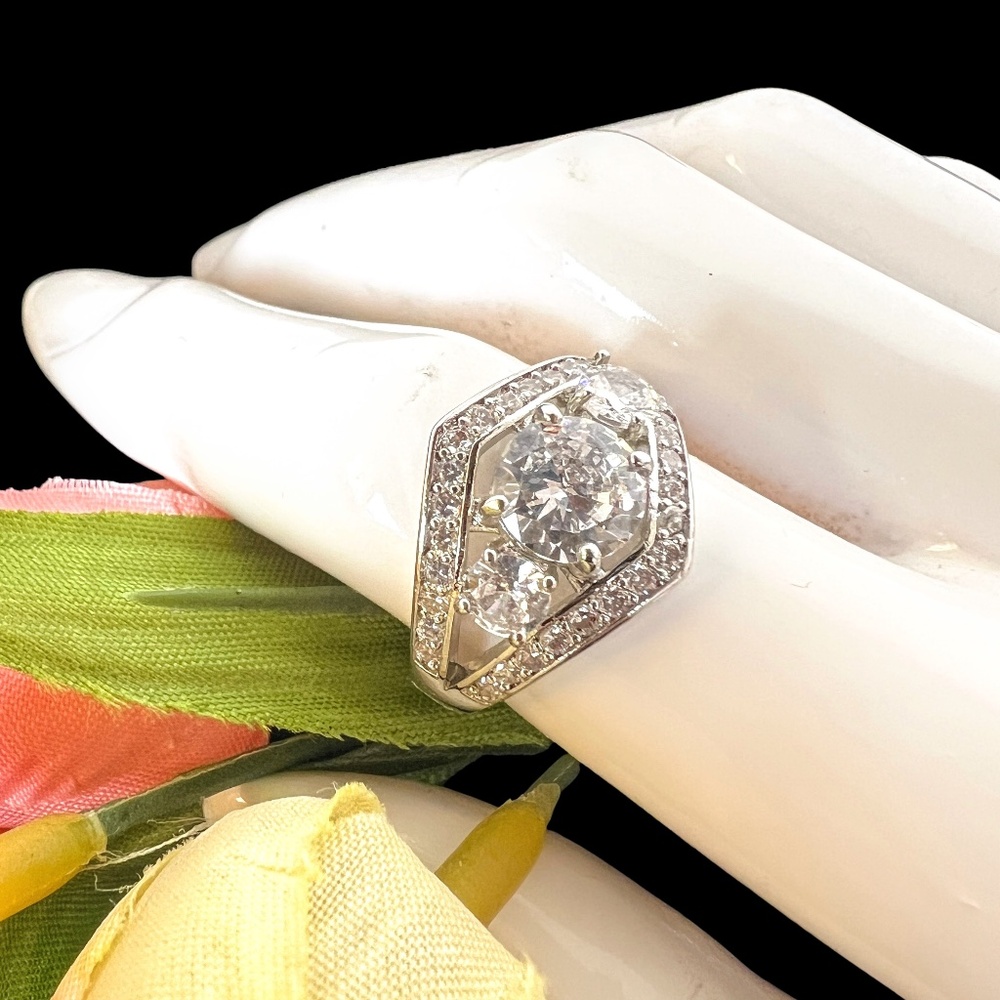 CZ and 925 Silver Tiara Style Band Ring Sz 7 NEW - Picture 1 of 9